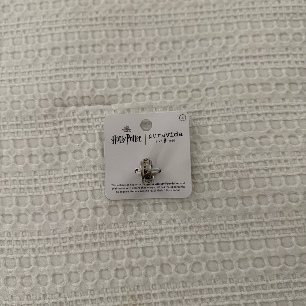 Harry Potter x Pura Vida Spinner Ring Size 4 NWT